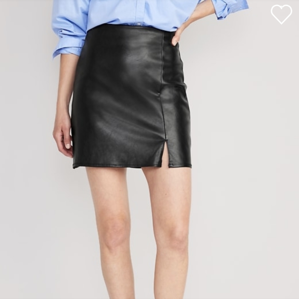 Old Navy High-Waisted Mini Skirt in Black Faux Leather